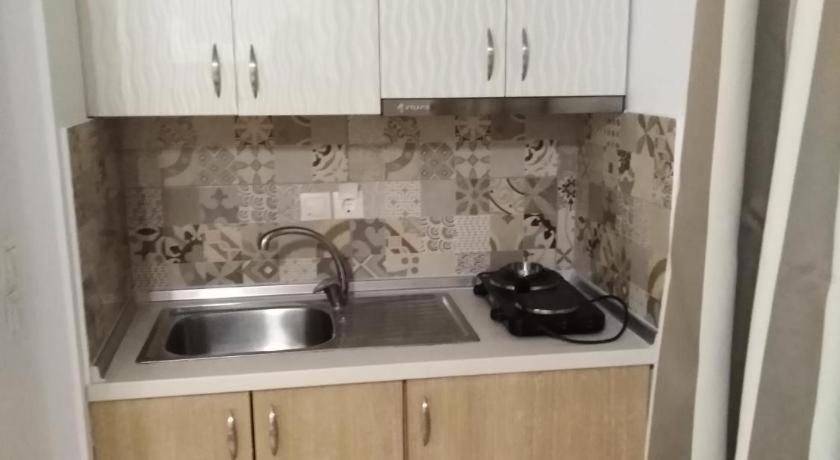 萨尔蒂Petros House公寓式酒店 外观 照片