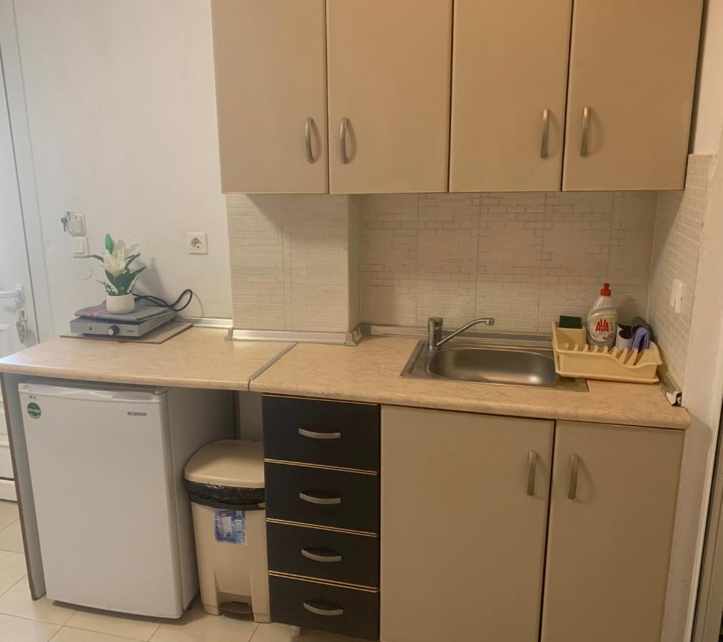 萨尔蒂Petros House公寓式酒店 外观 照片