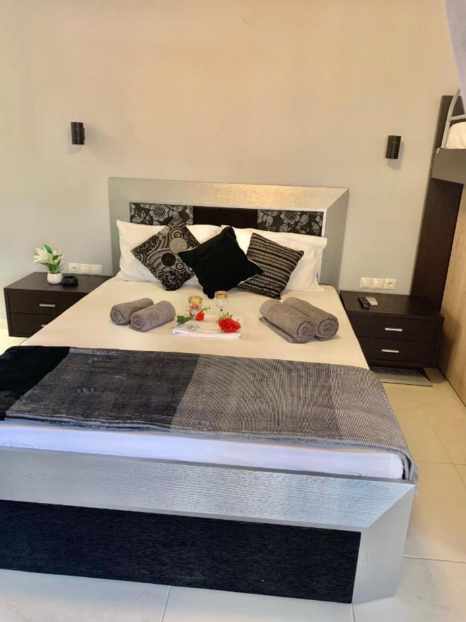 萨尔蒂Petros House公寓式酒店 外观 照片