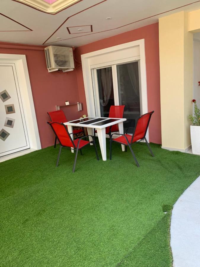 萨尔蒂Petros House公寓式酒店 外观 照片