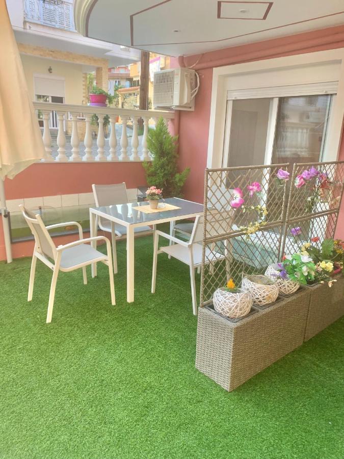 萨尔蒂Petros House公寓式酒店 外观 照片